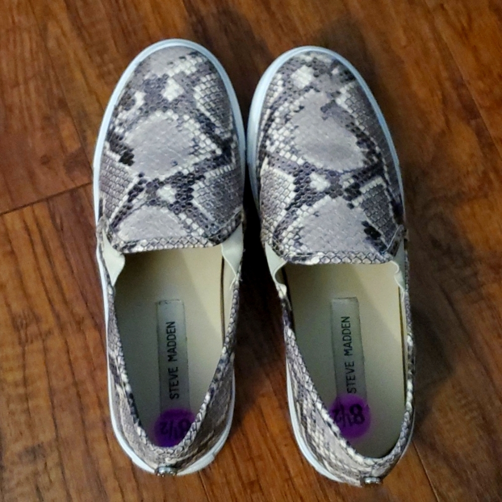 Steve Madden Beige and Gray Snakeskin Print Slip-On Sneakers, EUC, Size 8.5